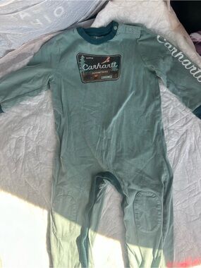 Carhartt size 18months